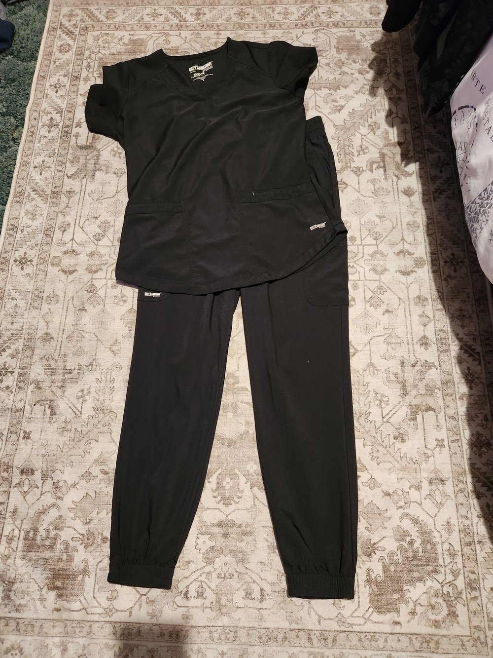 Grey's Anatomy Black Women's Jogger Scrub Set - Top & Elastic Cuff Pants